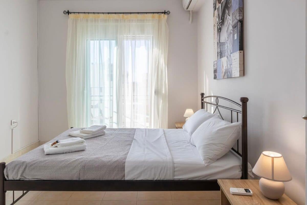 Comfy Central Square Gem With Balcony Apartment Kalamata Exterior photo